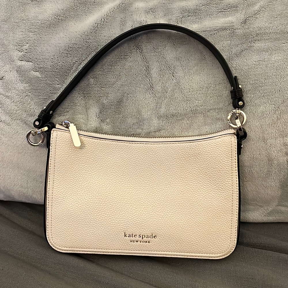 Like New!! Small Kate Spade Handbag with Strap Extension.